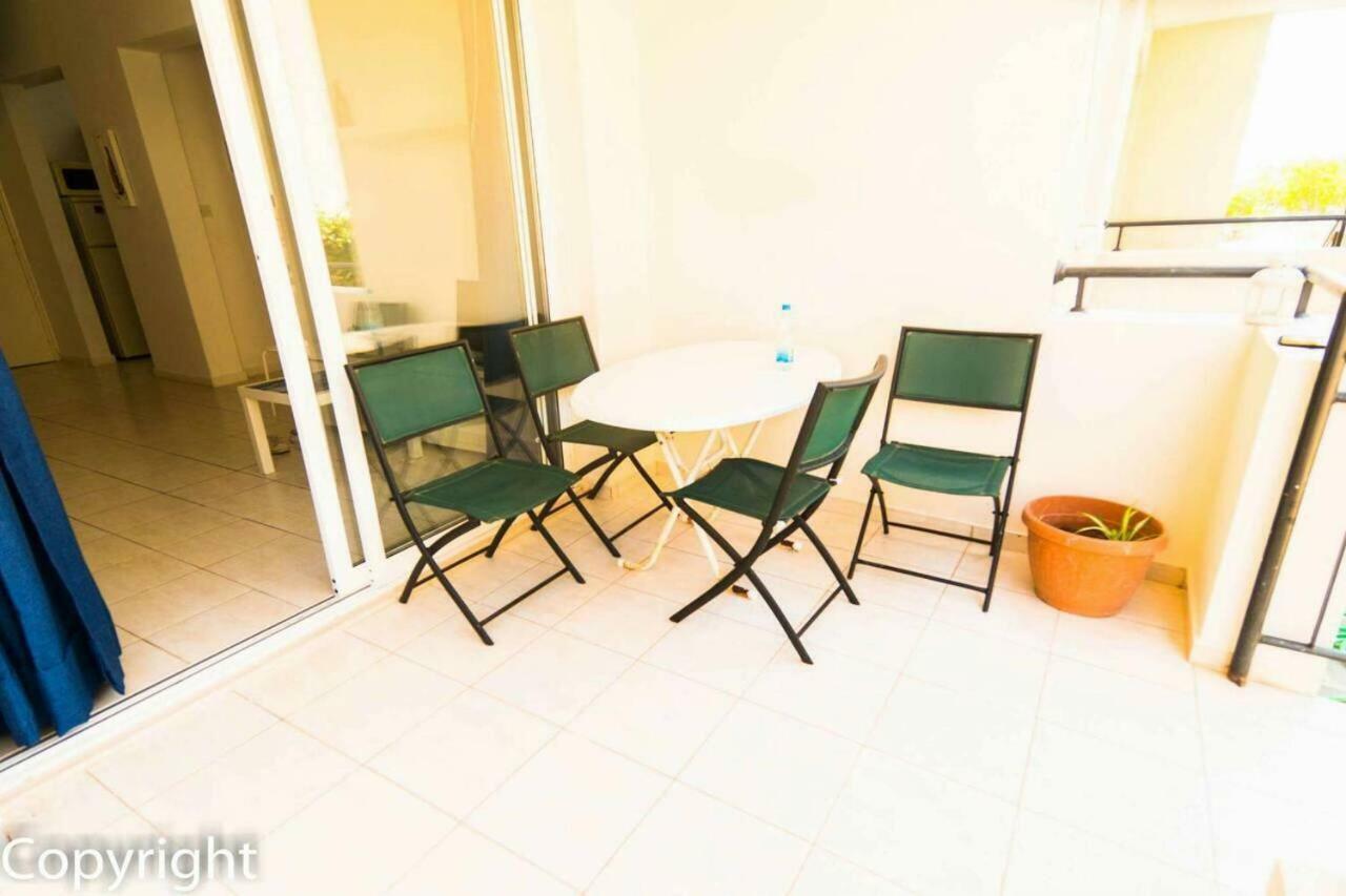 By The Sea Appartement Paphos Buitenkant foto