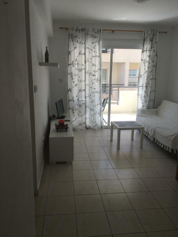 By The Sea Appartement Paphos Buitenkant foto