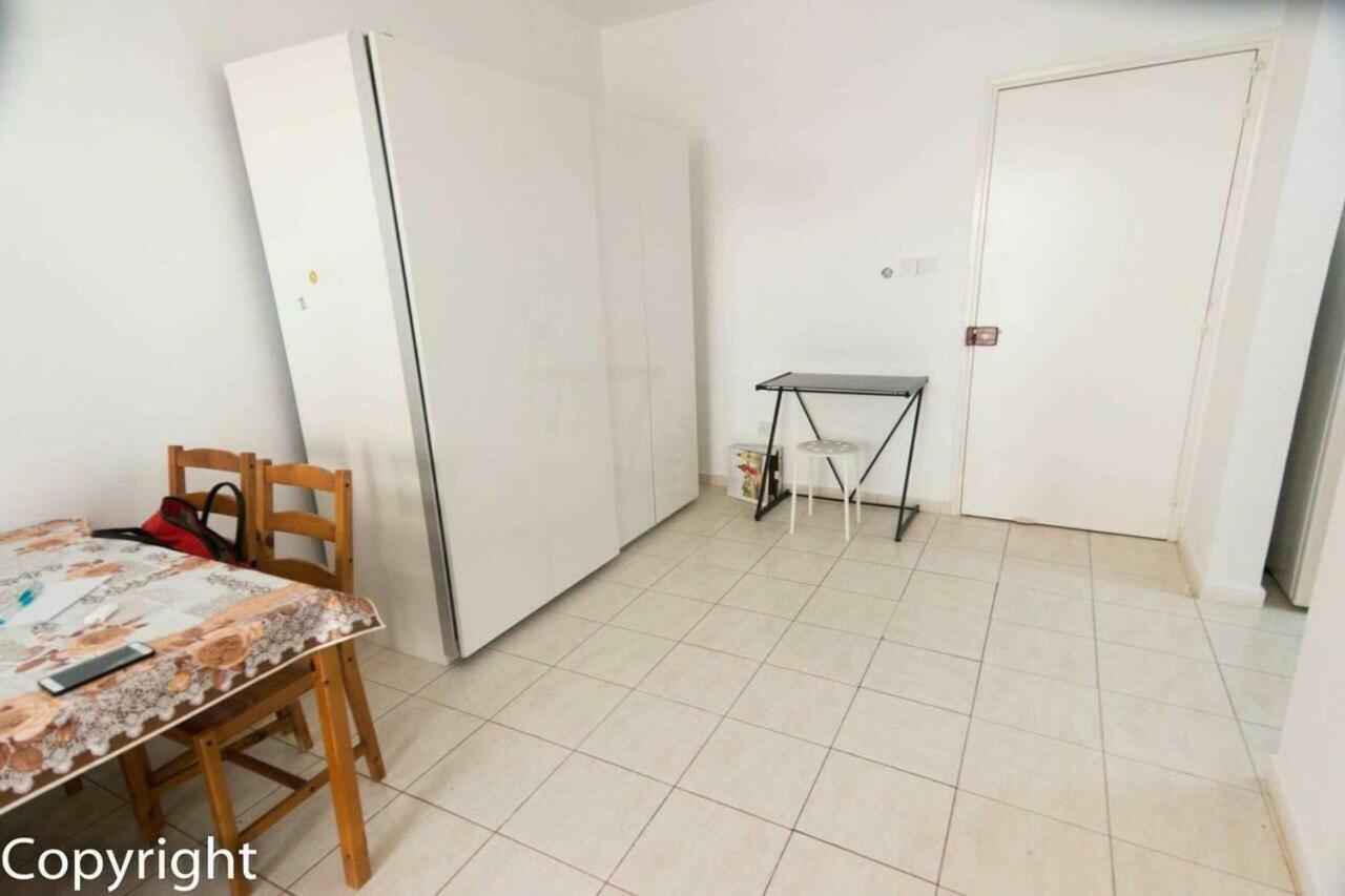 By The Sea Appartement Paphos Buitenkant foto