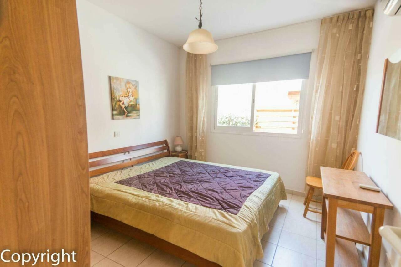 By The Sea Appartement Paphos Buitenkant foto