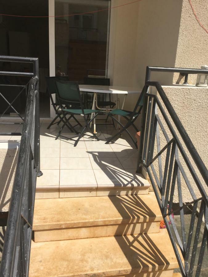 By The Sea Appartement Paphos Buitenkant foto
