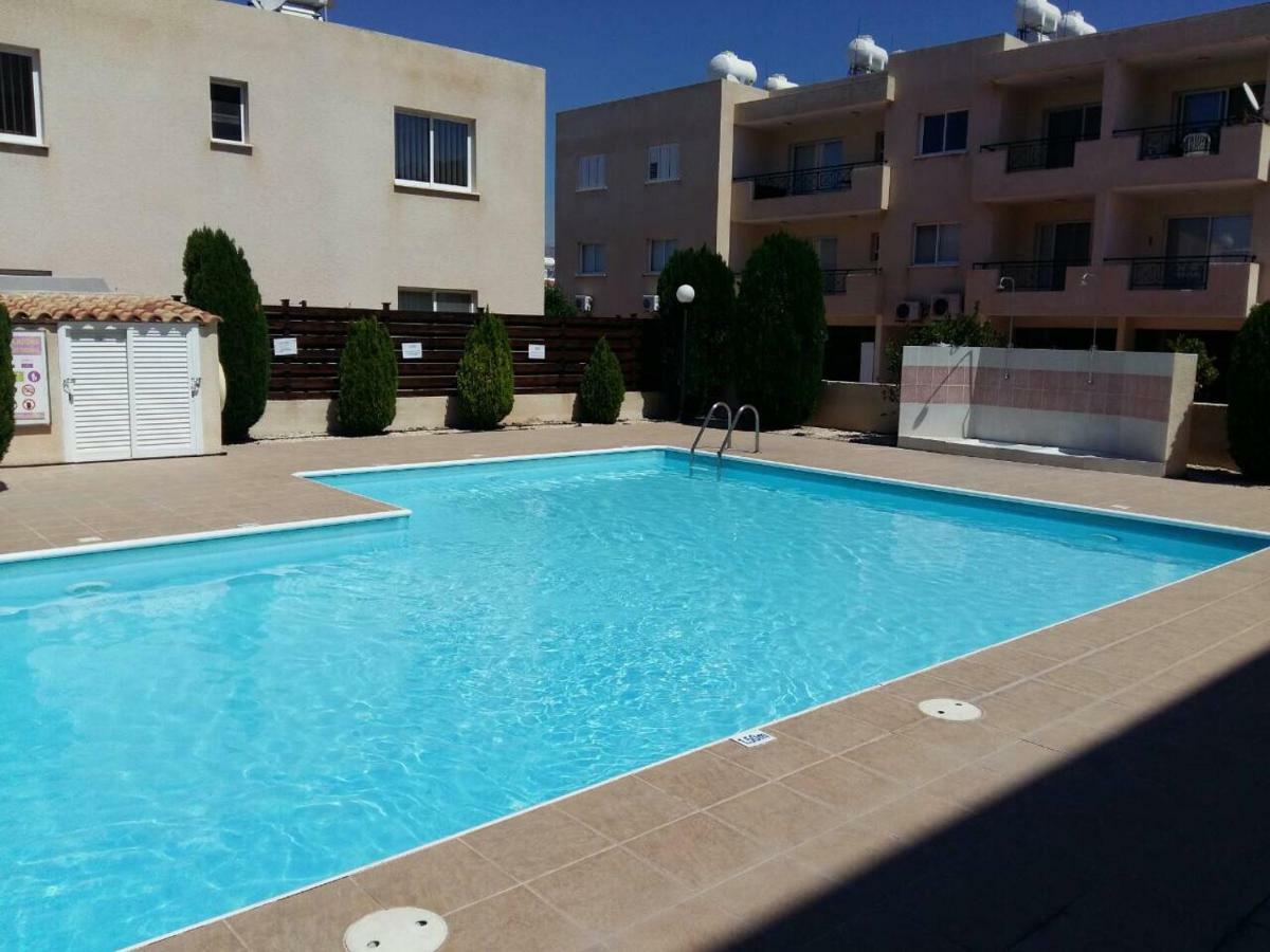 By The Sea Appartement Paphos Buitenkant foto