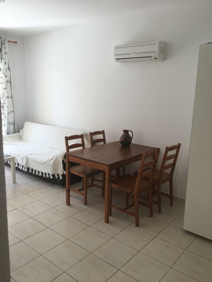 By The Sea Appartement Paphos Buitenkant foto