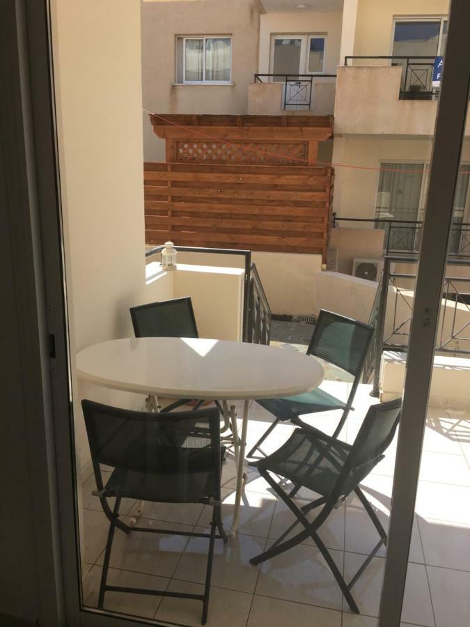 By The Sea Appartement Paphos Buitenkant foto