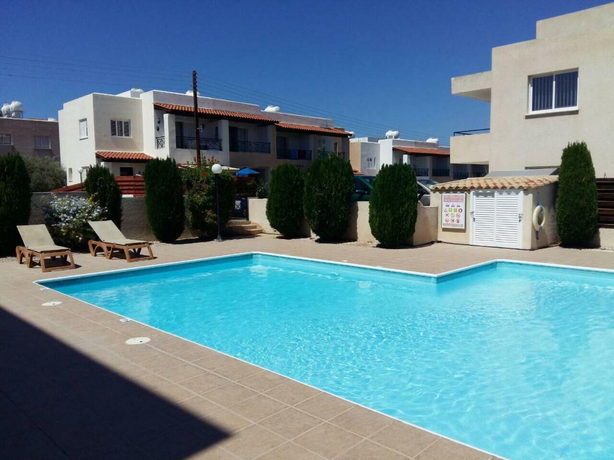 By The Sea Appartement Paphos Buitenkant foto